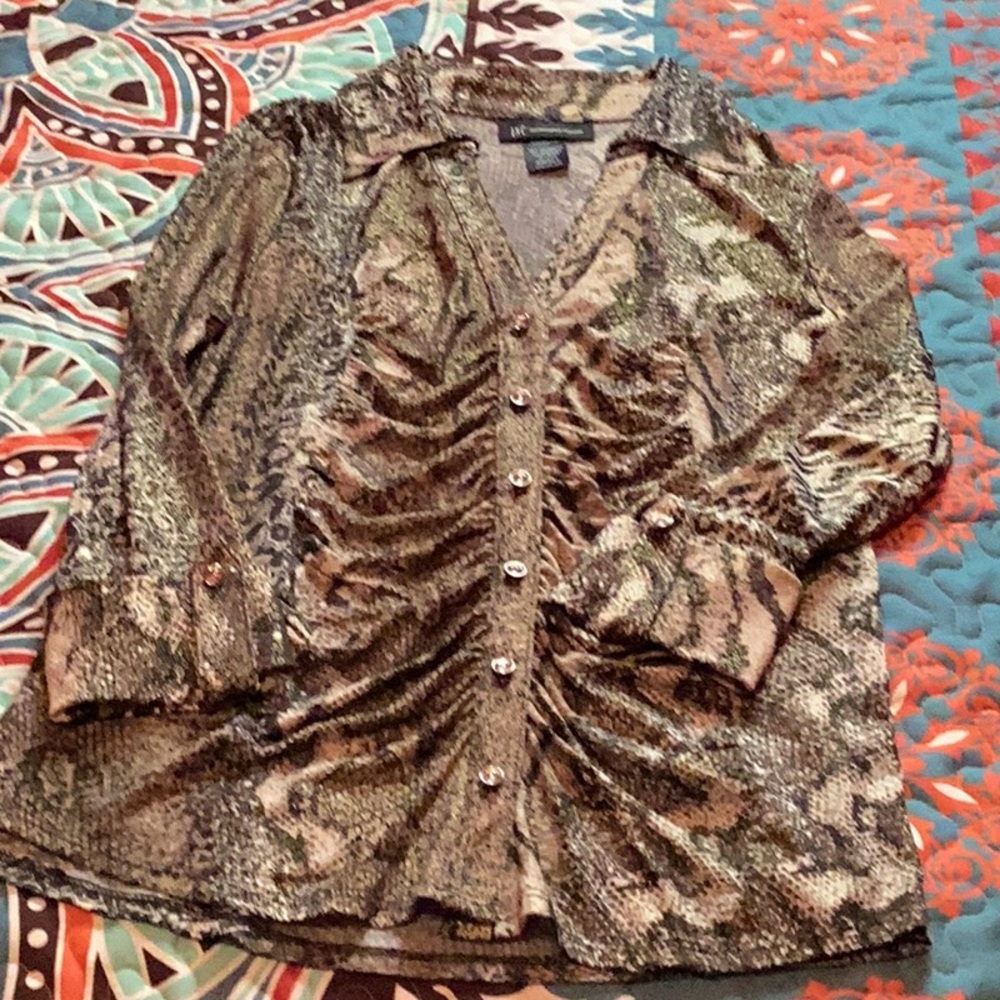 Ladies shirt in polyester and spandex top reduced